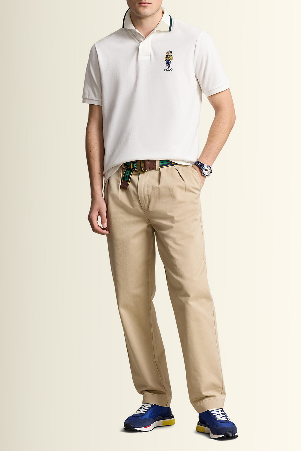 תמונת כל הלוק של חולצת פולו קצרה